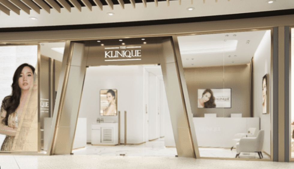 THE KLINIQUE Flagship Central World