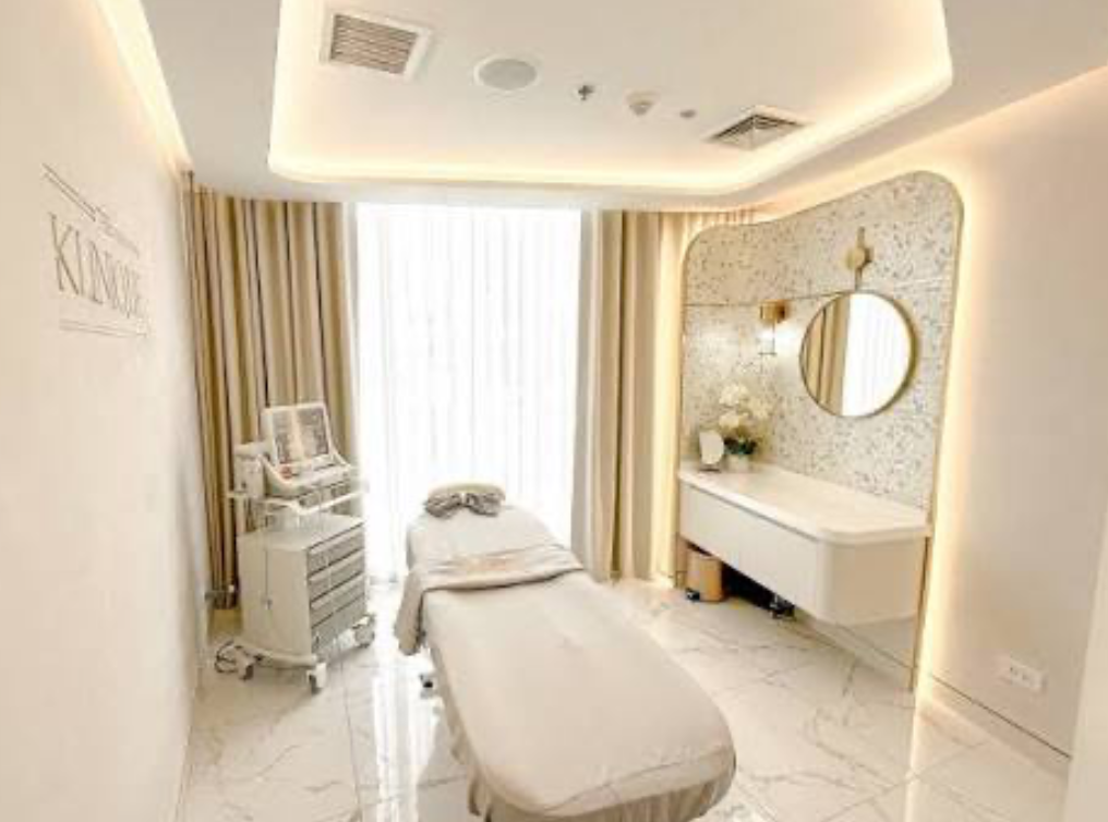 THE KLINIQUE Central Pinklao