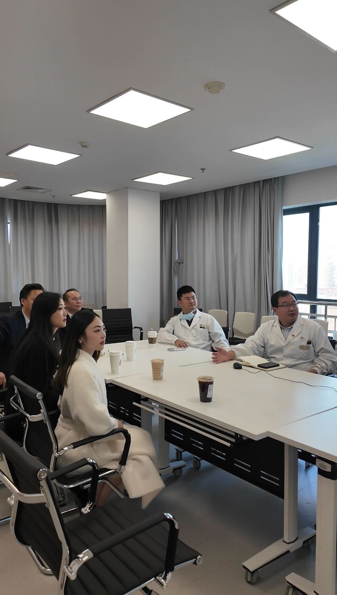 Le Medica team collaborating with healthcare partners